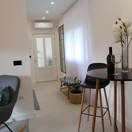 Flora Studio Apartments 科雷尼察 外观 照片