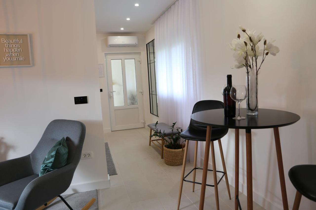 Flora Studio Apartments 科雷尼察 外观 照片