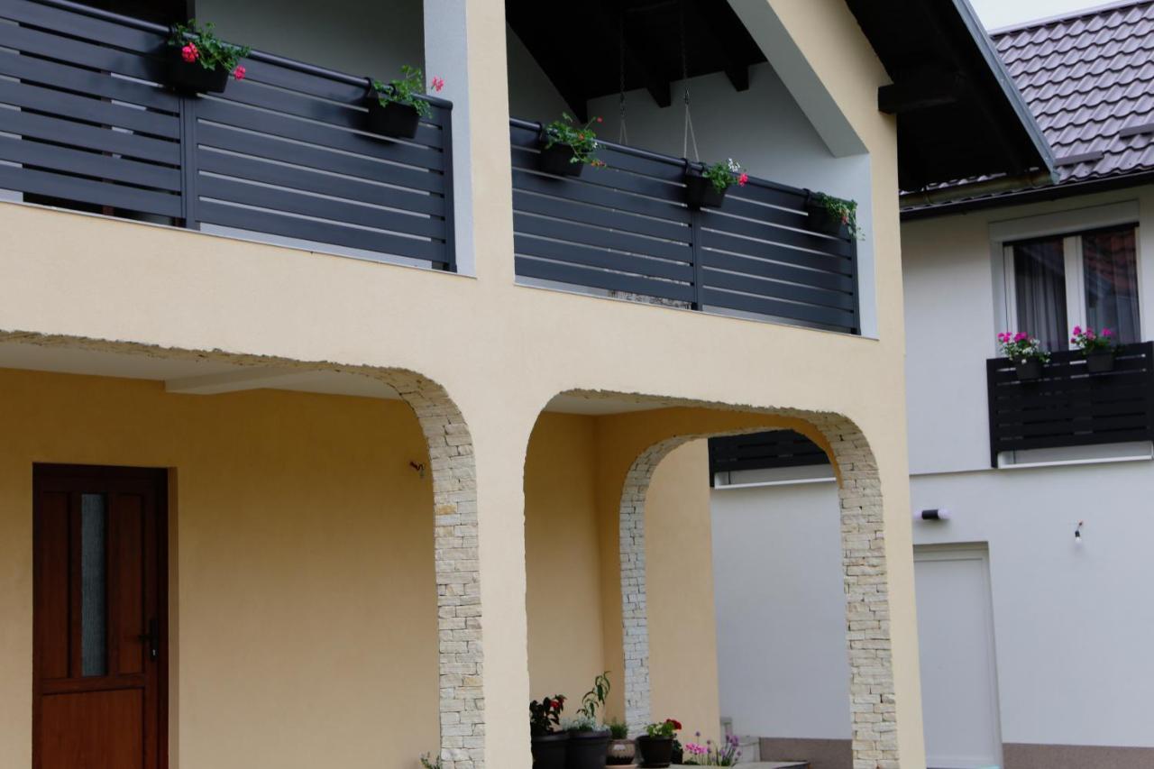 Flora Studio Apartments 科雷尼察 外观 照片