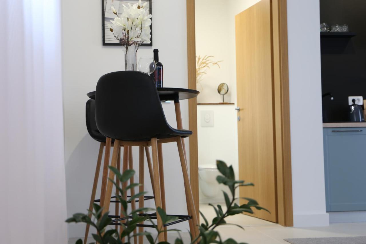 Flora Studio Apartments 科雷尼察 外观 照片