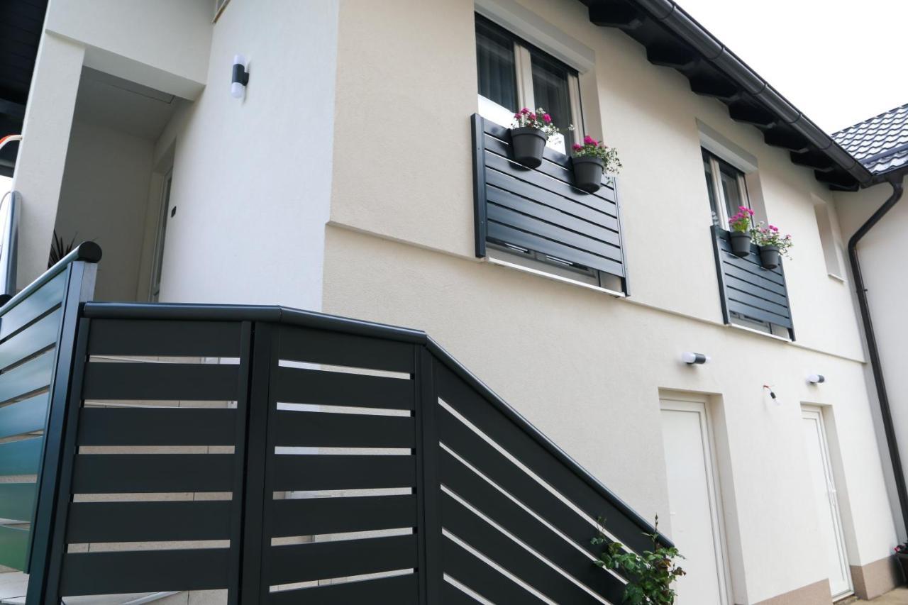 Flora Studio Apartments 科雷尼察 外观 照片